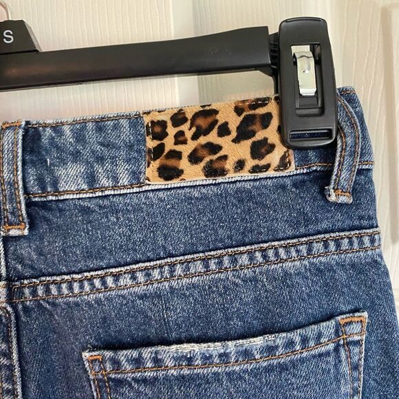 Zara Size 00 Dark Wash Distressed Jeans Straight Leg - Picture 4 of 8